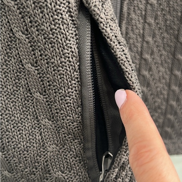Spyder Gray Knit Sweater with Ribbed Pattern - Picture 4 of 6